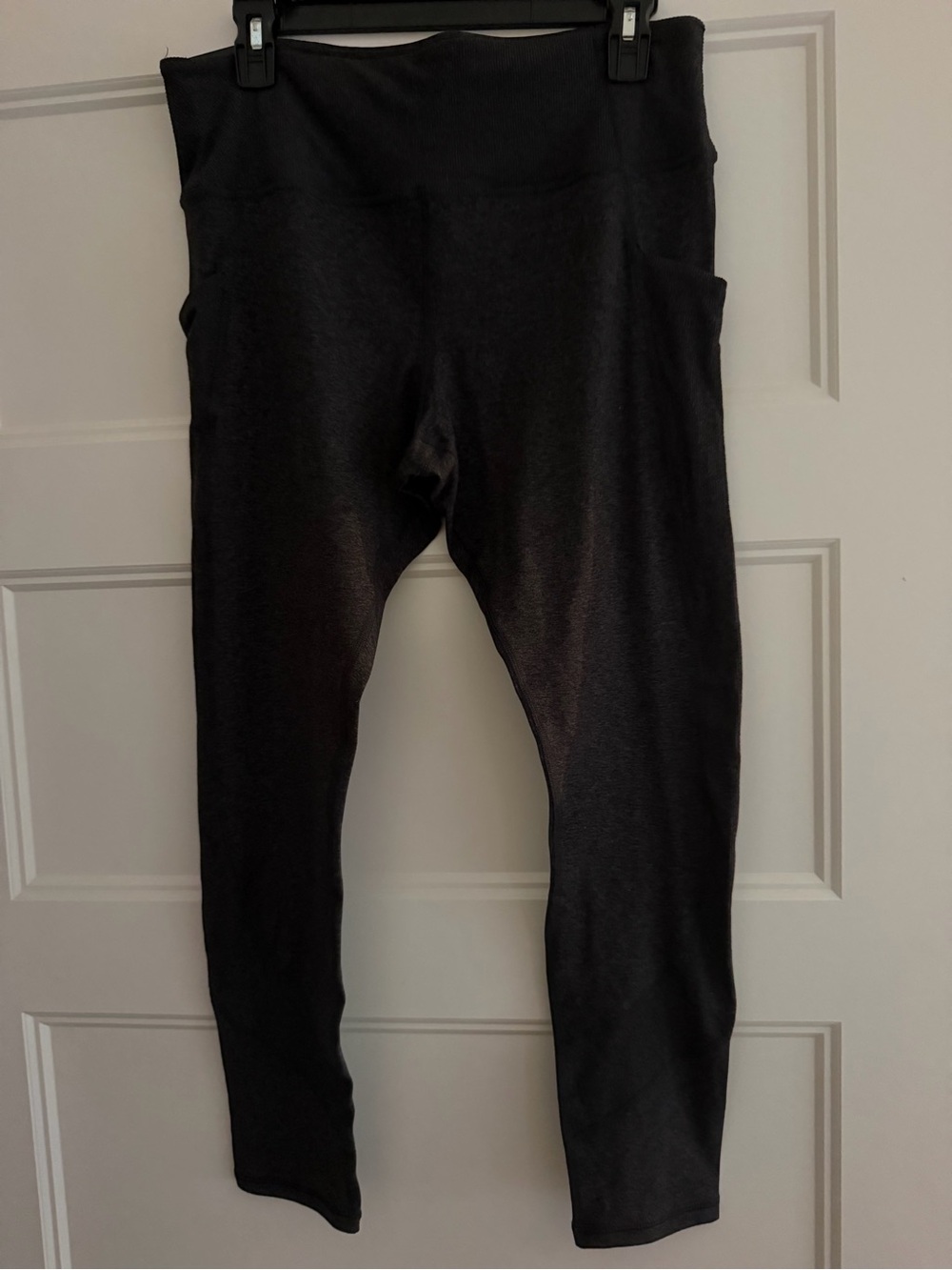 Womens Ankle Length Black Leggings with Side Pockets